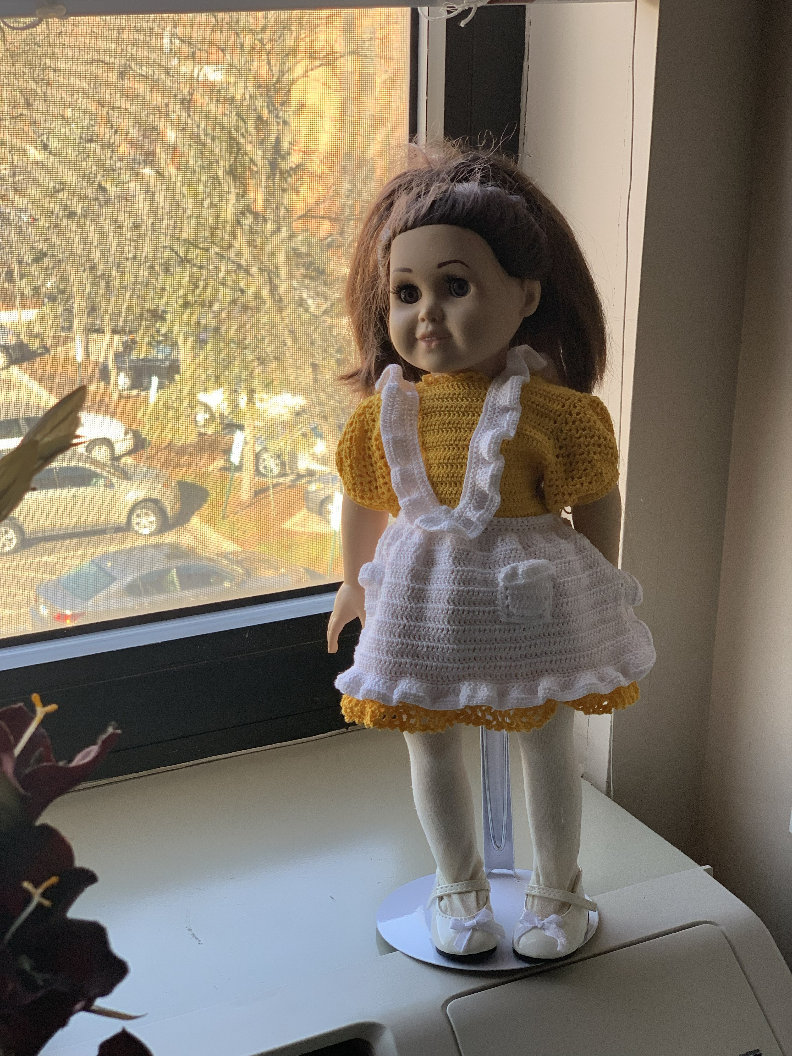 Free crochet doll dress pattern — Sunshine Apron beginner PDF